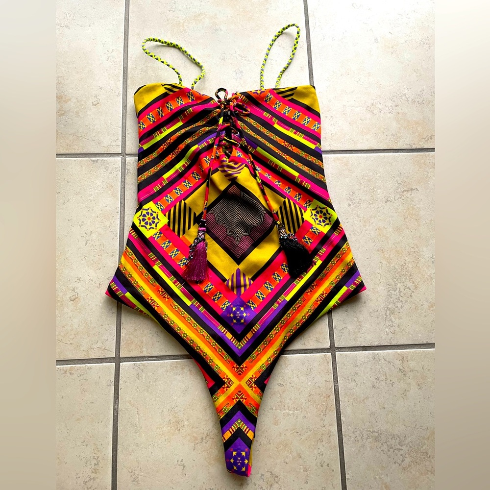 💐Beautiful Swimsuit size Large 💐